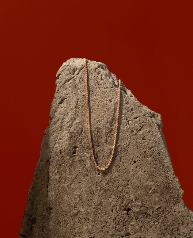Thin chain necklace